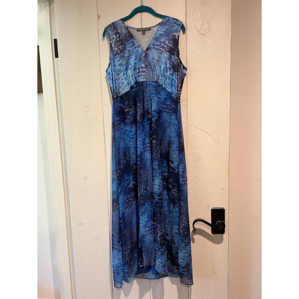 Kate And Mallory Dress Maxi Blue Sleeveless Medium Abstract print